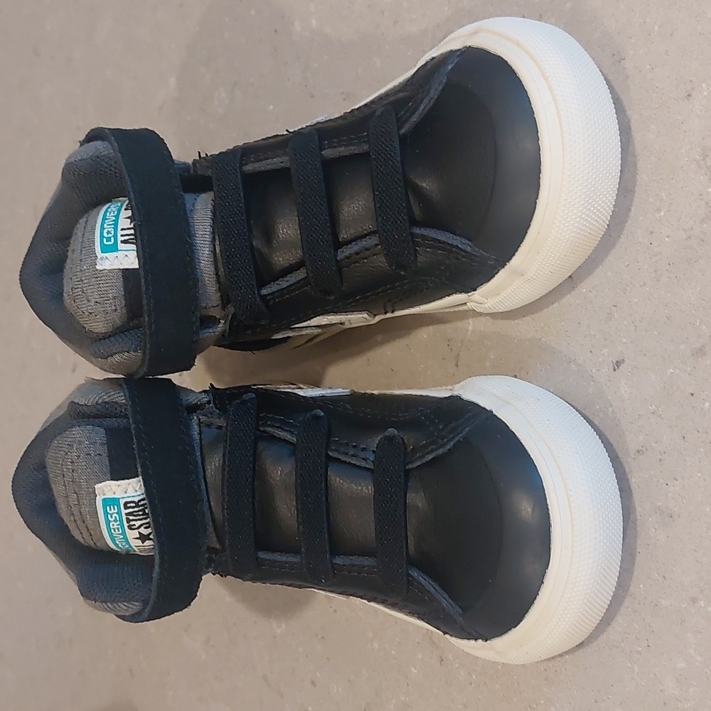 NWT, Converse, Size 7, Black and White Kids Sneakers - Picture 2 of 10